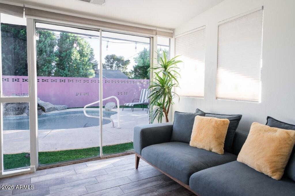 8331 E MEADOWBROOK Avenue