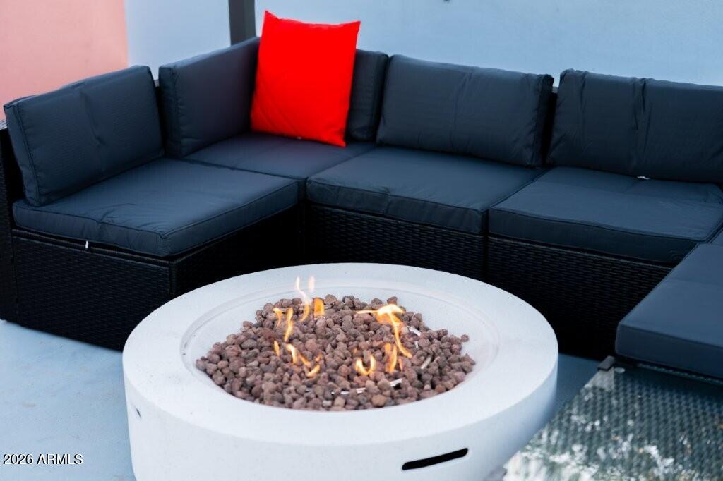 8331 E MEADOWBROOK Avenue