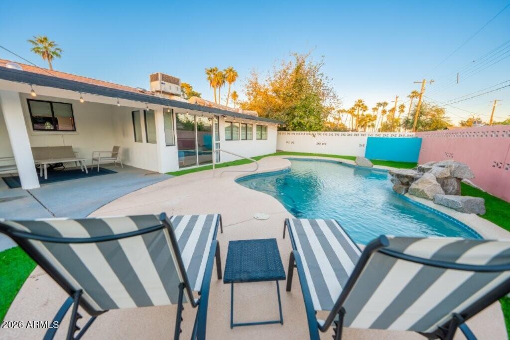 8331 E MEADOWBROOK Avenue