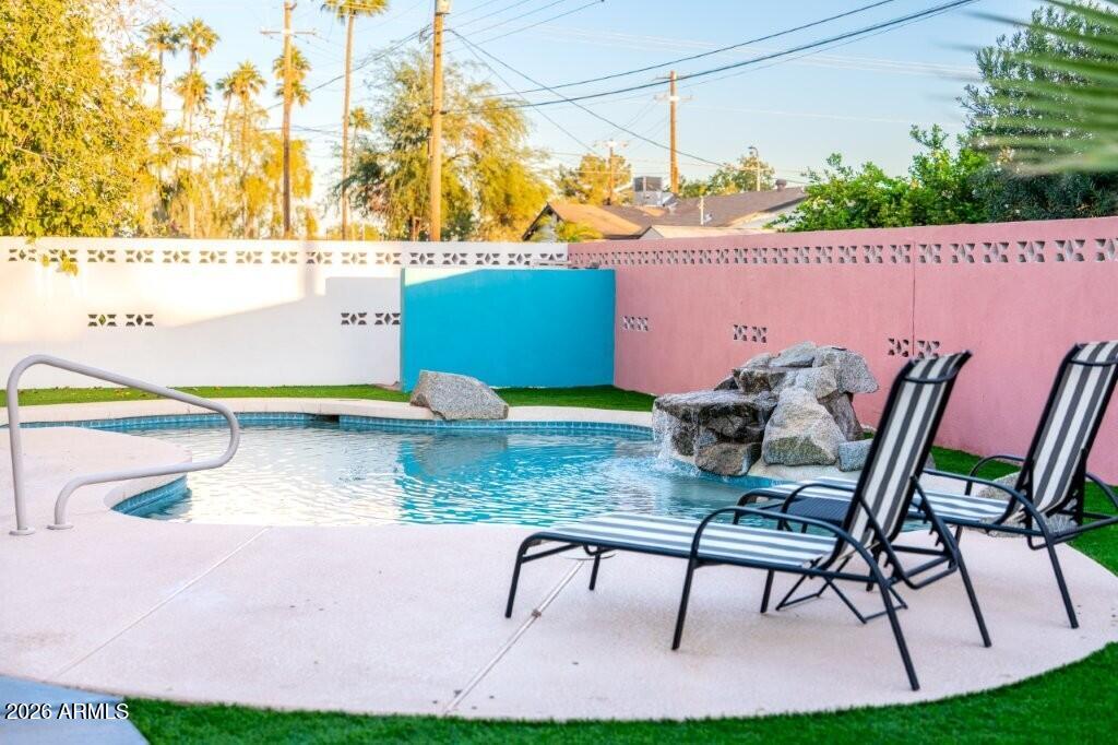 8331 E MEADOWBROOK Avenue