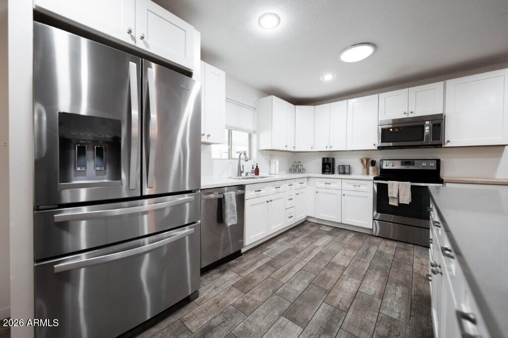 8331 E MEADOWBROOK Avenue