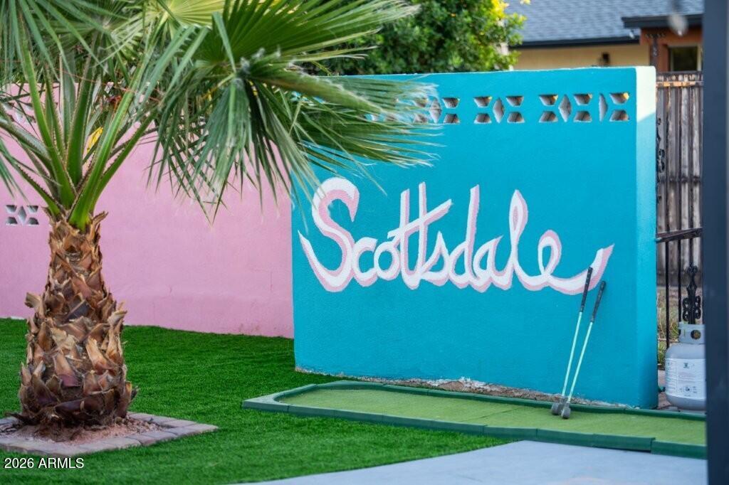 8331 E MEADOWBROOK Avenue