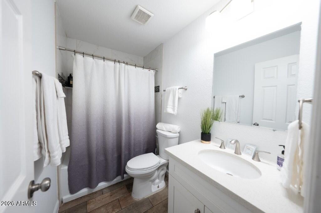 8331 E MEADOWBROOK Avenue