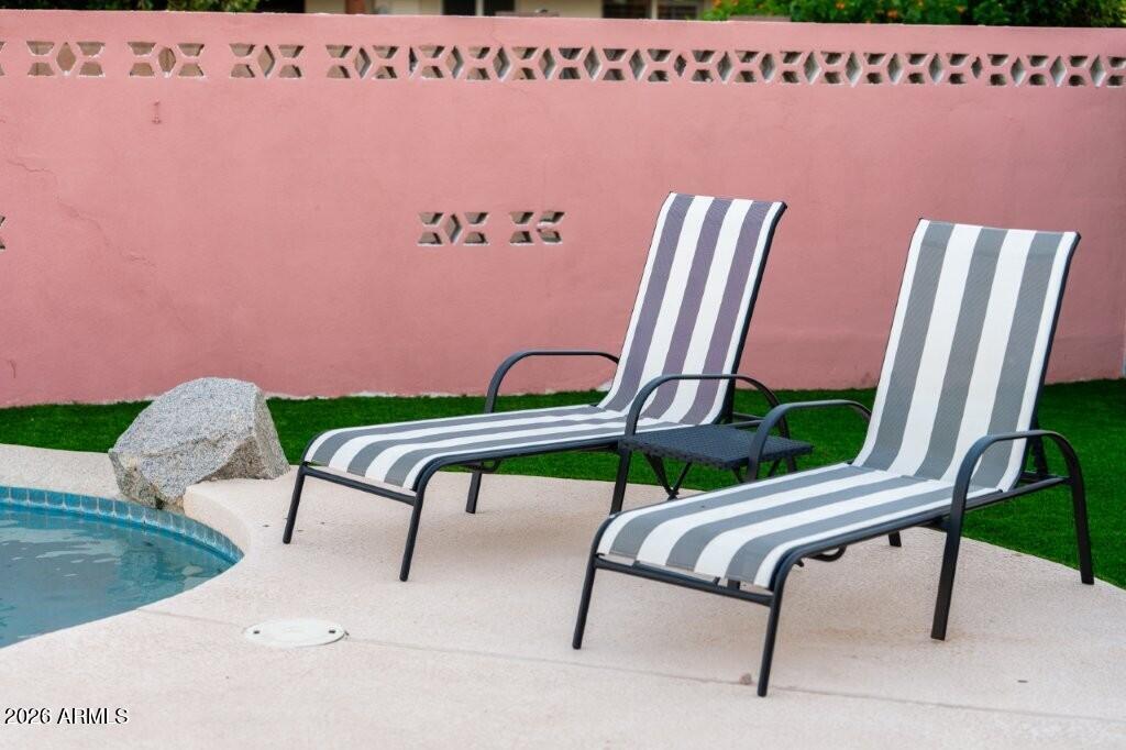 8331 E MEADOWBROOK Avenue