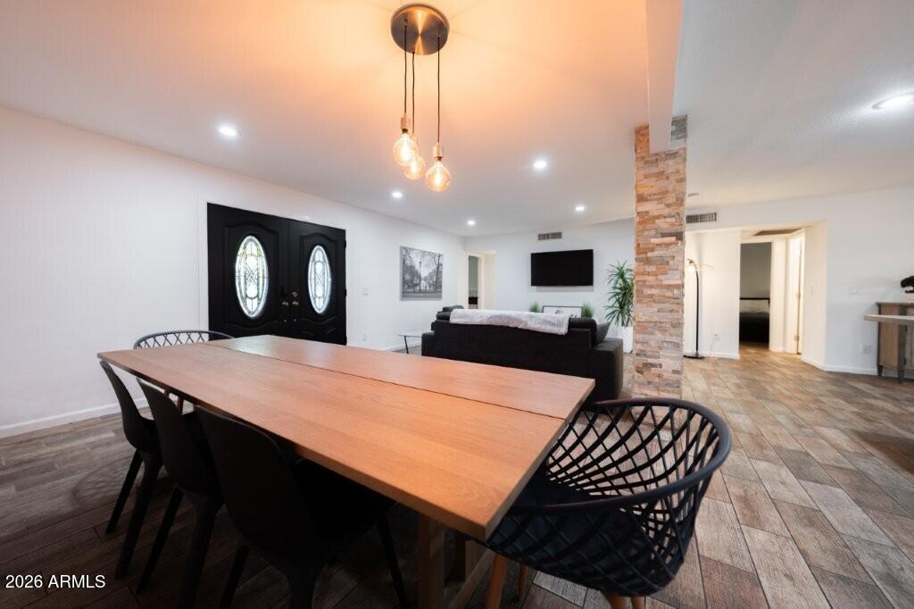 8331 E MEADOWBROOK Avenue