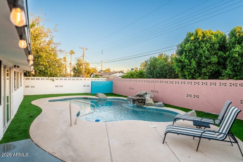 8331 E MEADOWBROOK Avenue