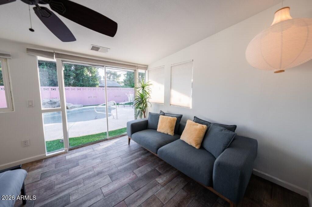 8331 E MEADOWBROOK Avenue