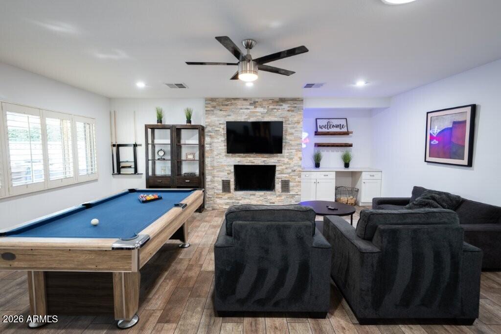 8331 E MEADOWBROOK Avenue