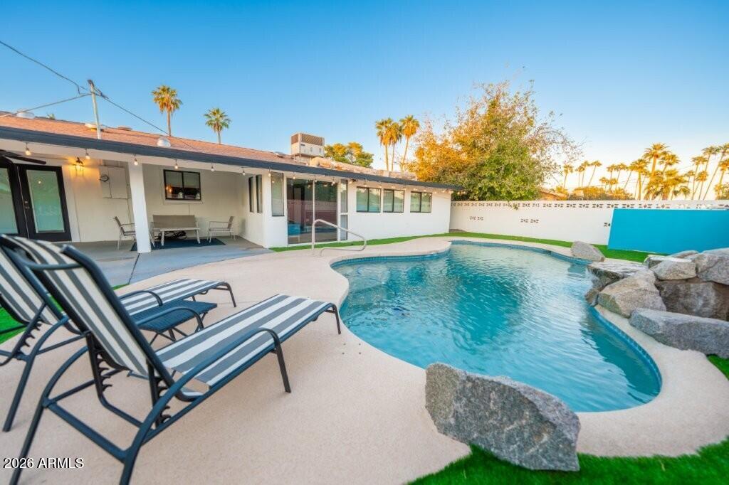 8331 E MEADOWBROOK Avenue