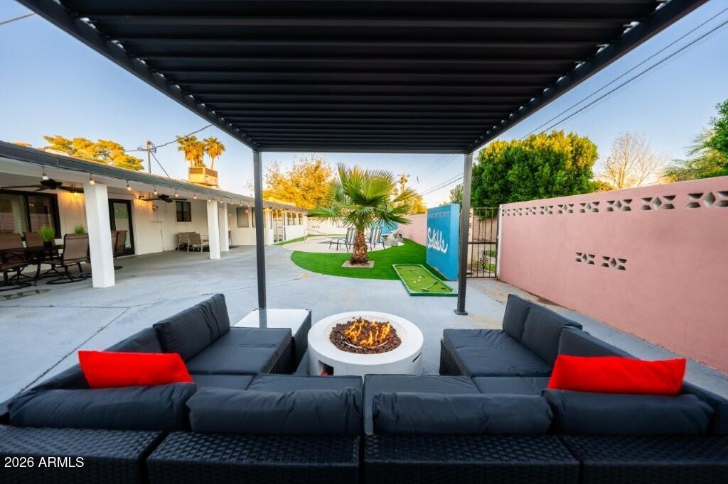 8331 E MEADOWBROOK Avenue