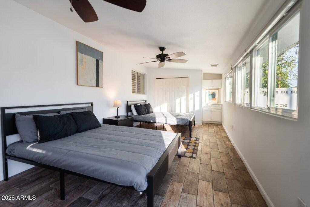 8331 E MEADOWBROOK Avenue