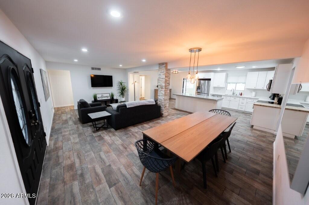 8331 E MEADOWBROOK Avenue