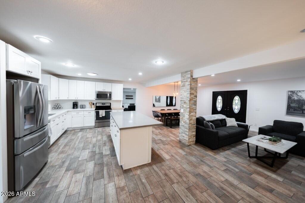 8331 E MEADOWBROOK Avenue