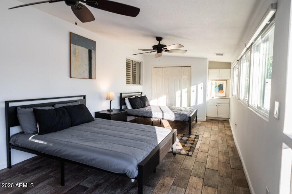 8331 E MEADOWBROOK Avenue