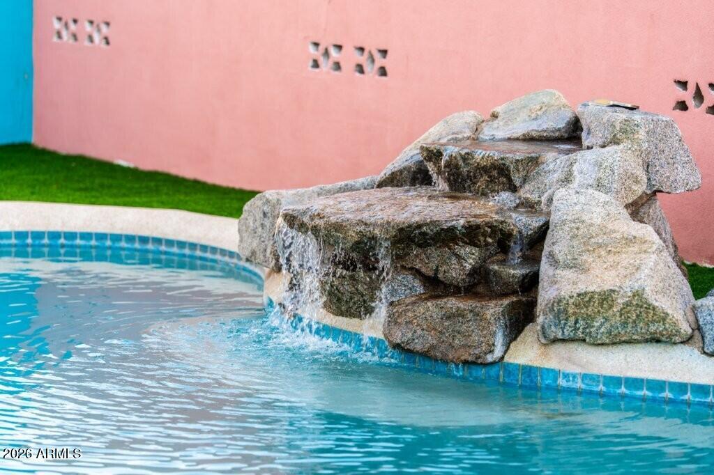 8331 E MEADOWBROOK Avenue