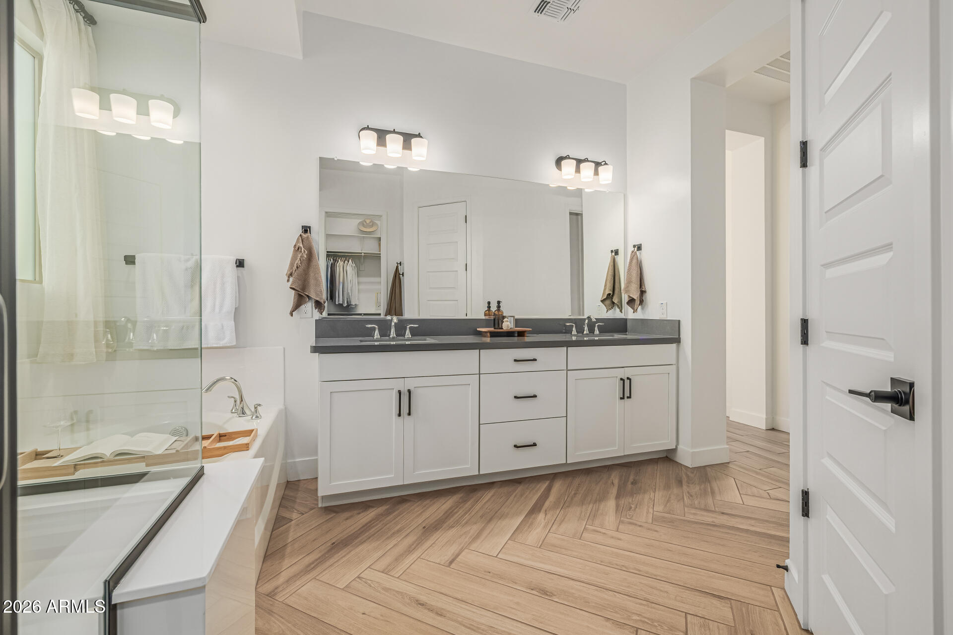 8743 W WAGON WHEEL Drive