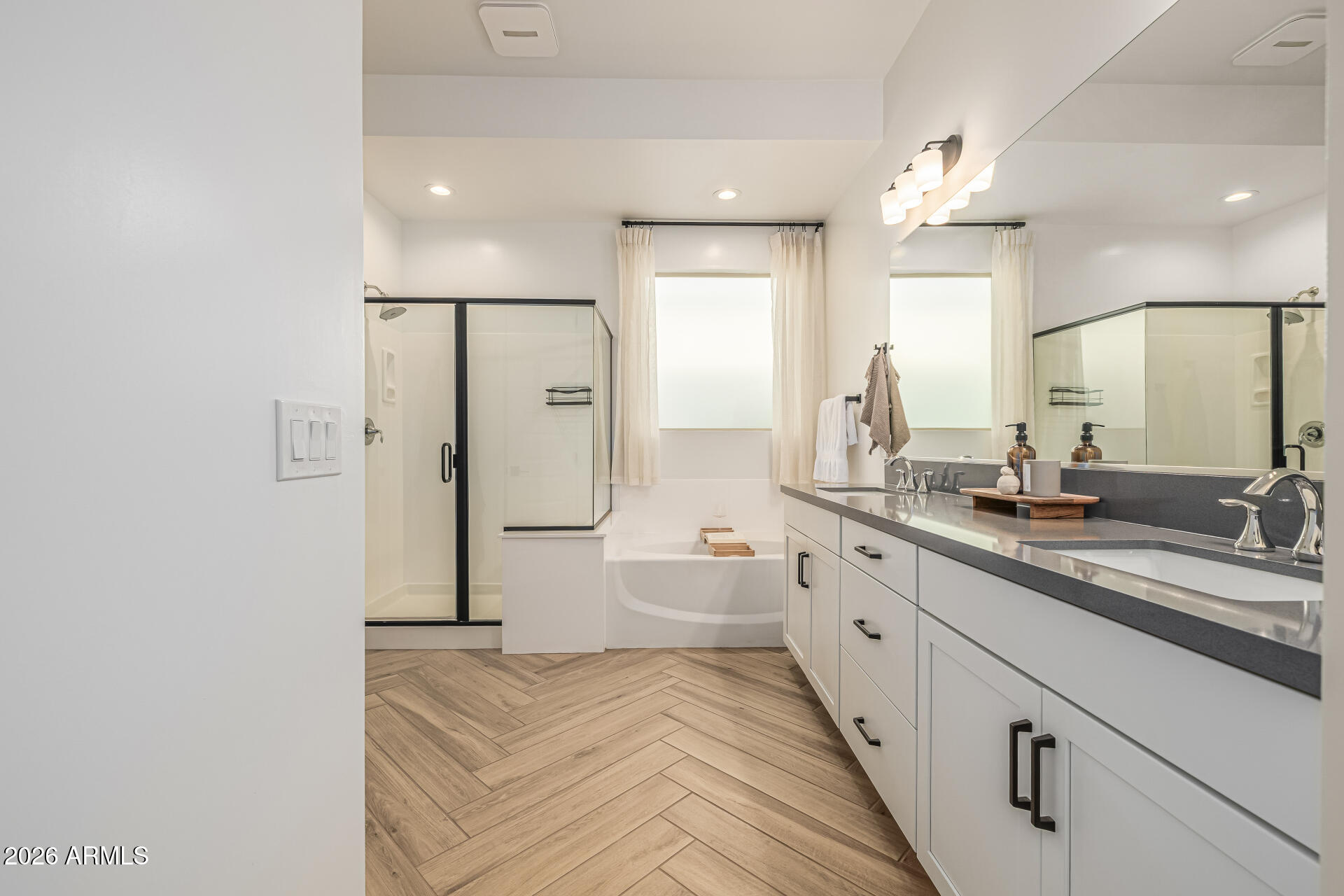 8743 W WAGON WHEEL Drive