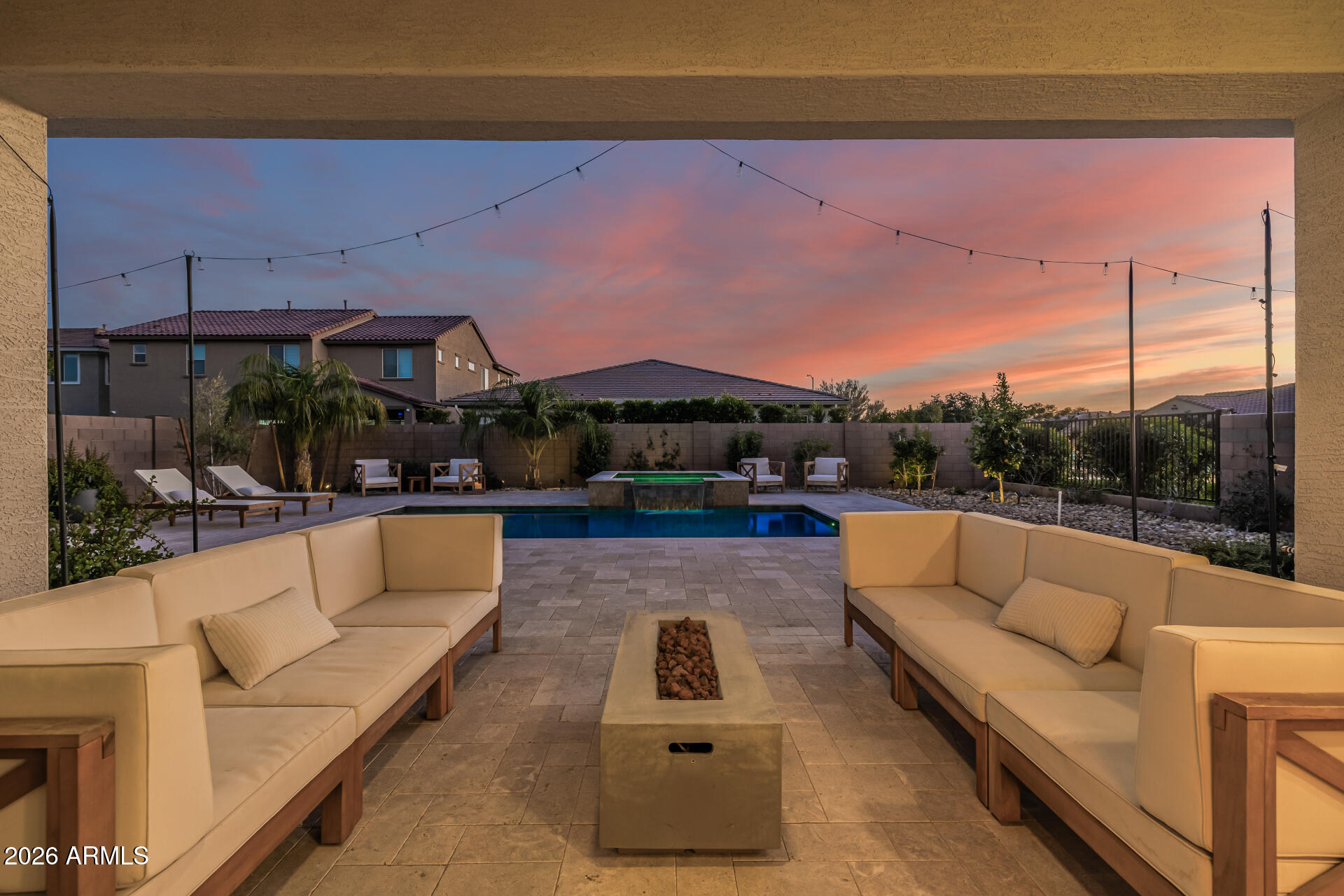 8743 W WAGON WHEEL Drive