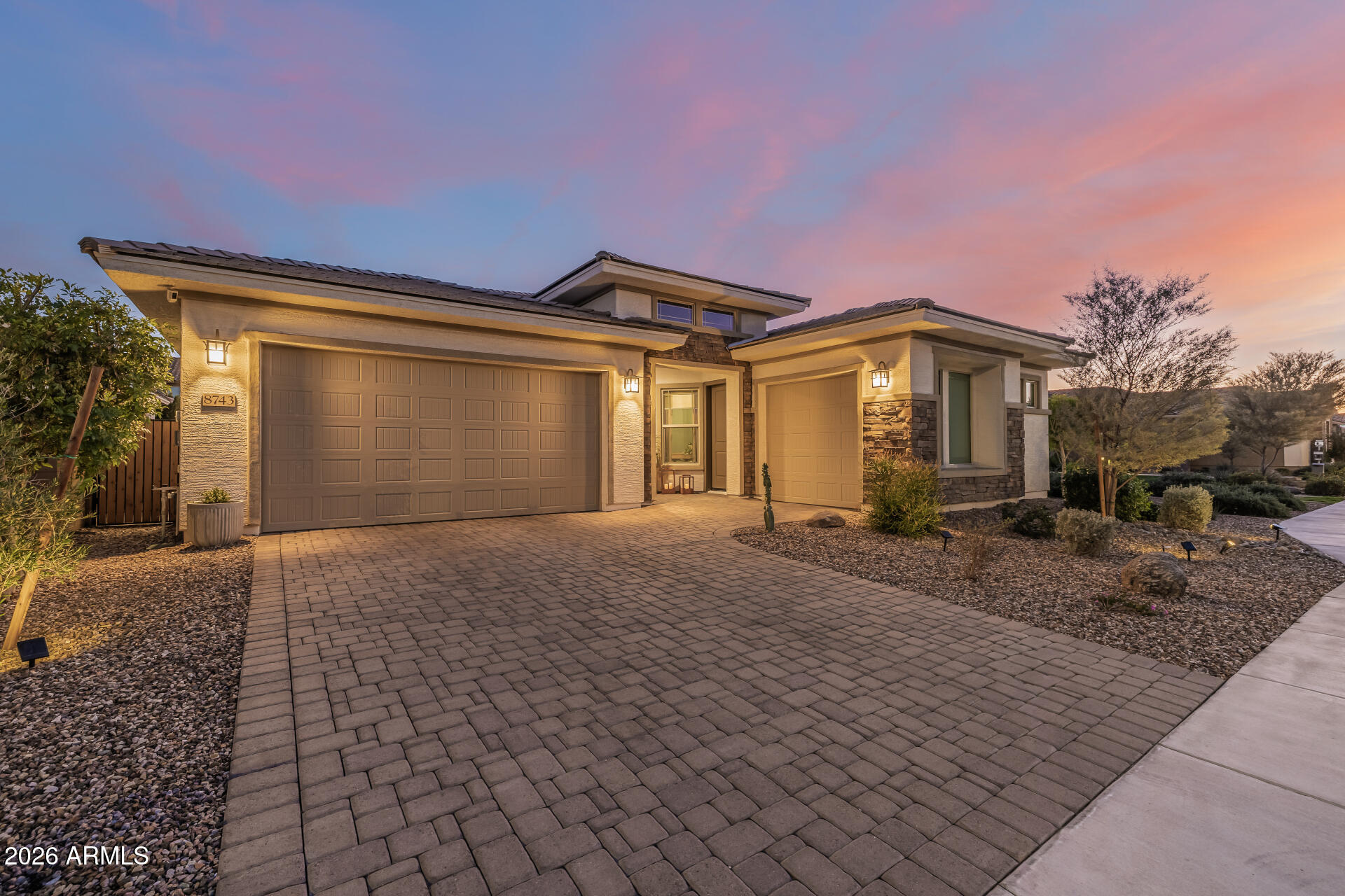 8743 W WAGON WHEEL Drive