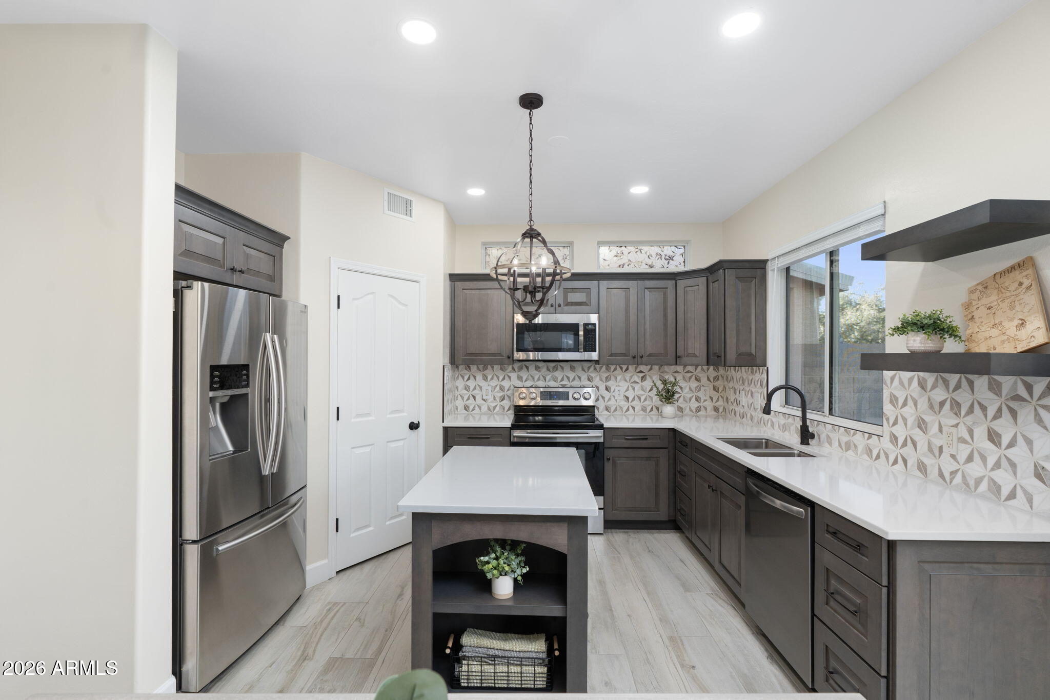 4178 E SHEFFIELD Avenue