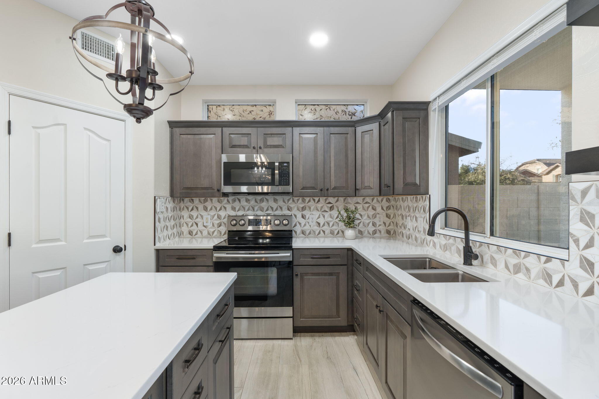 4178 E SHEFFIELD Avenue