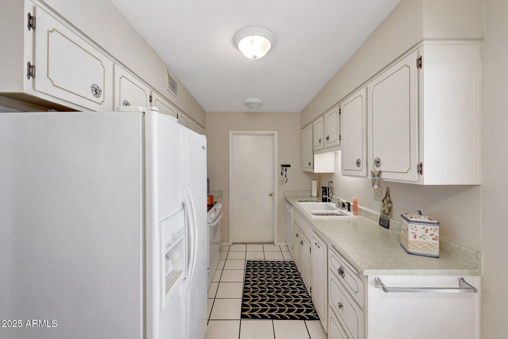 10837 W SANTA FE Drive