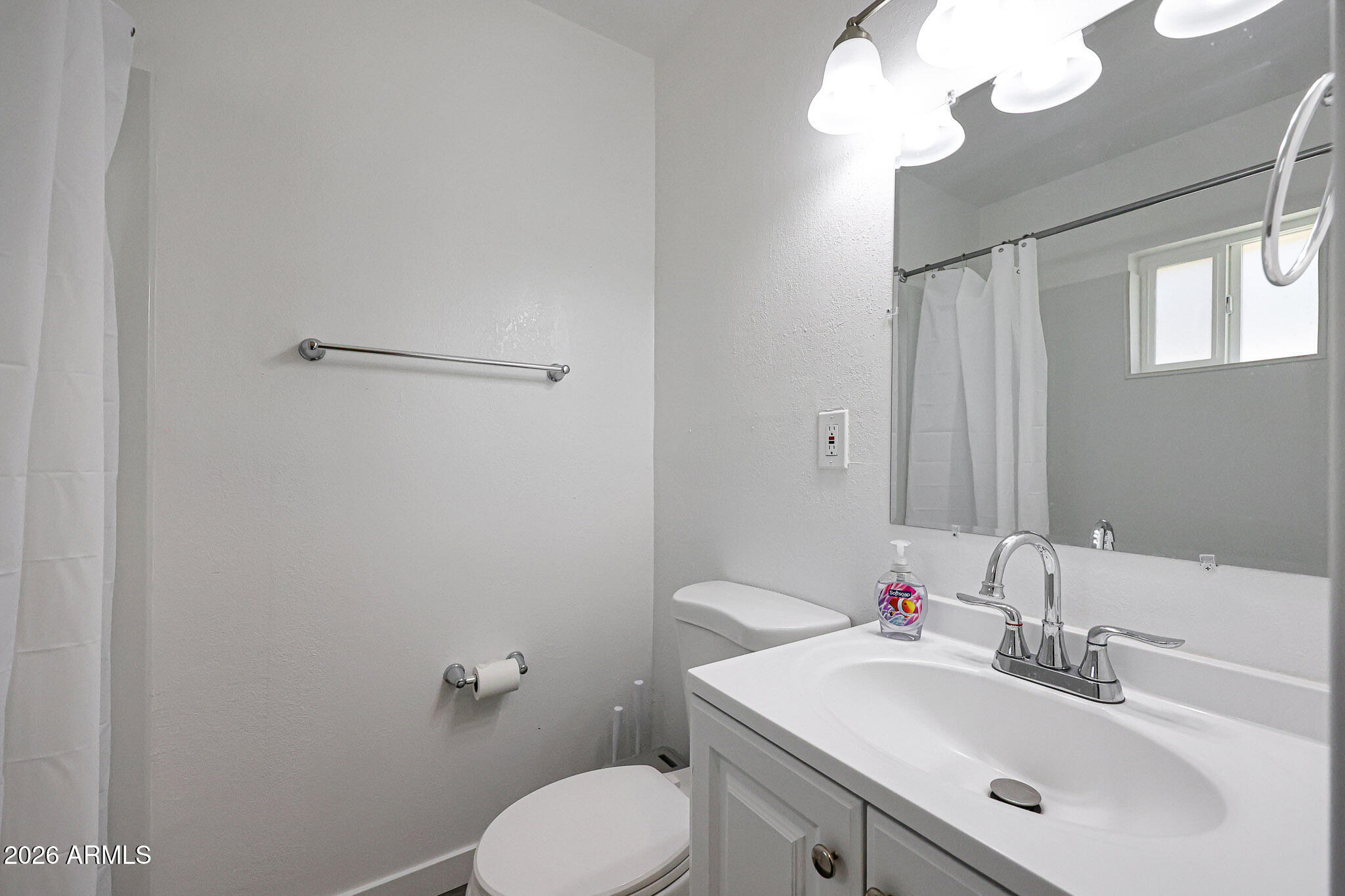 1339 E Glenrosa Avenue