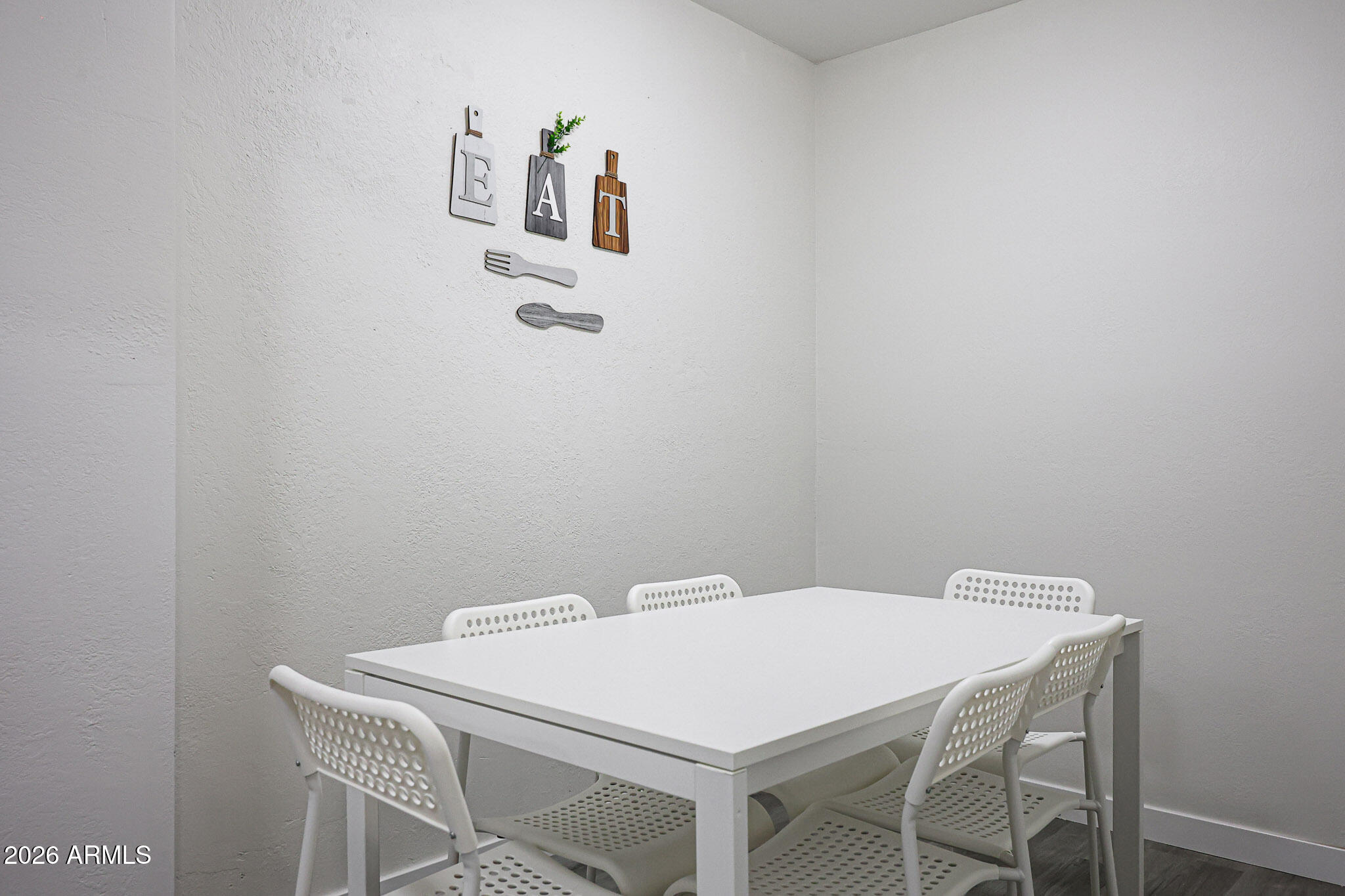 1339 E Glenrosa Avenue