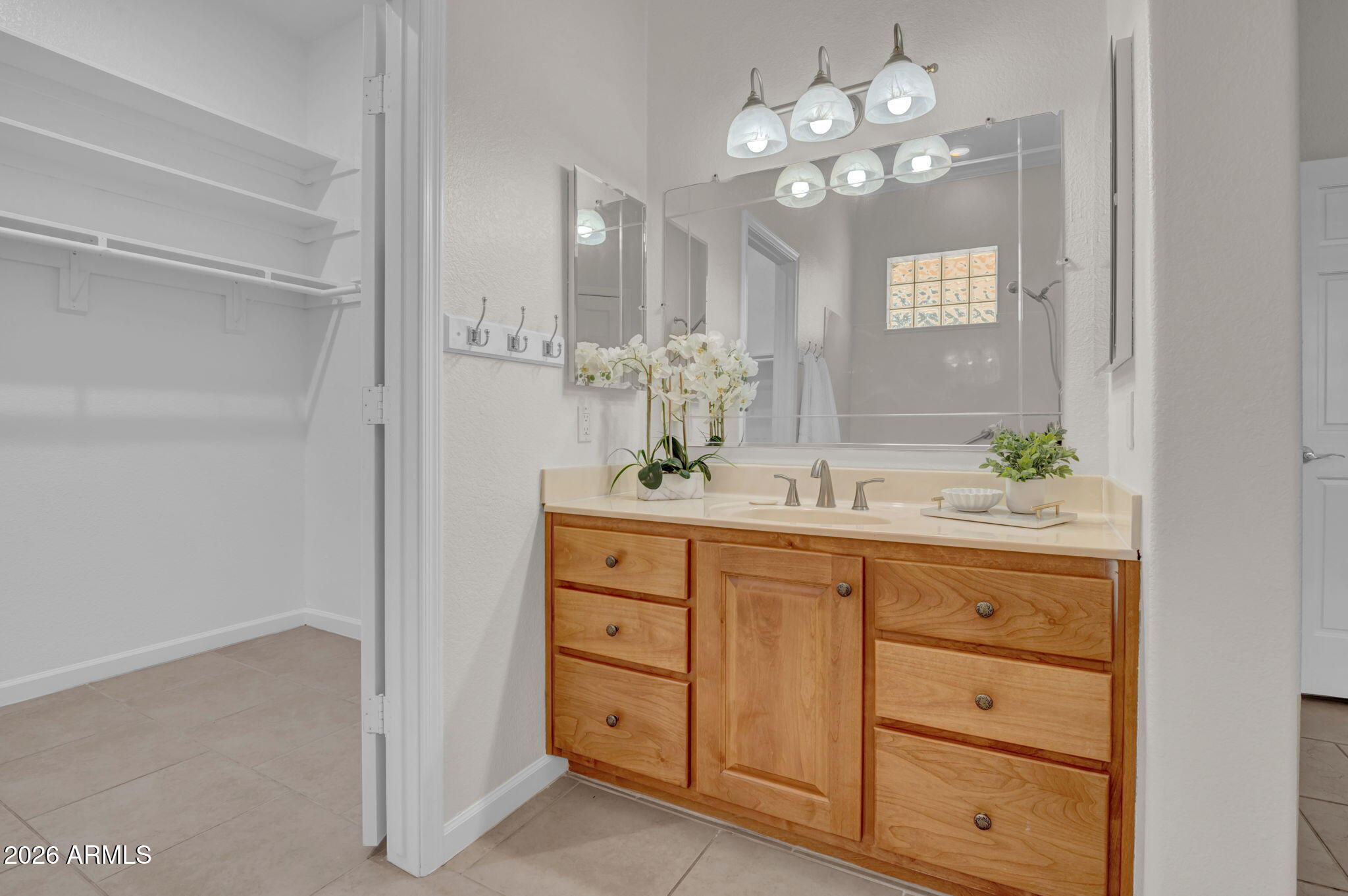 19349 W WINDSOR Avenue