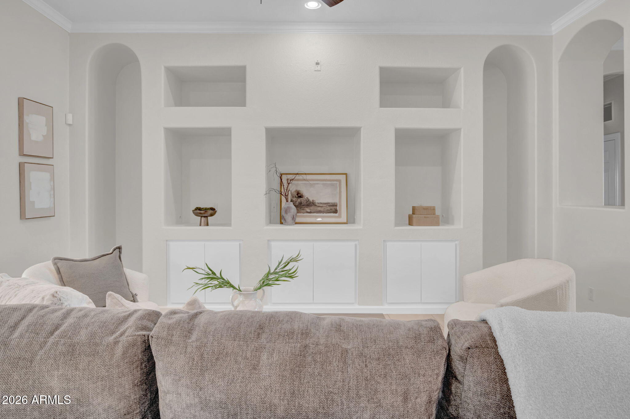 19349 W WINDSOR Avenue