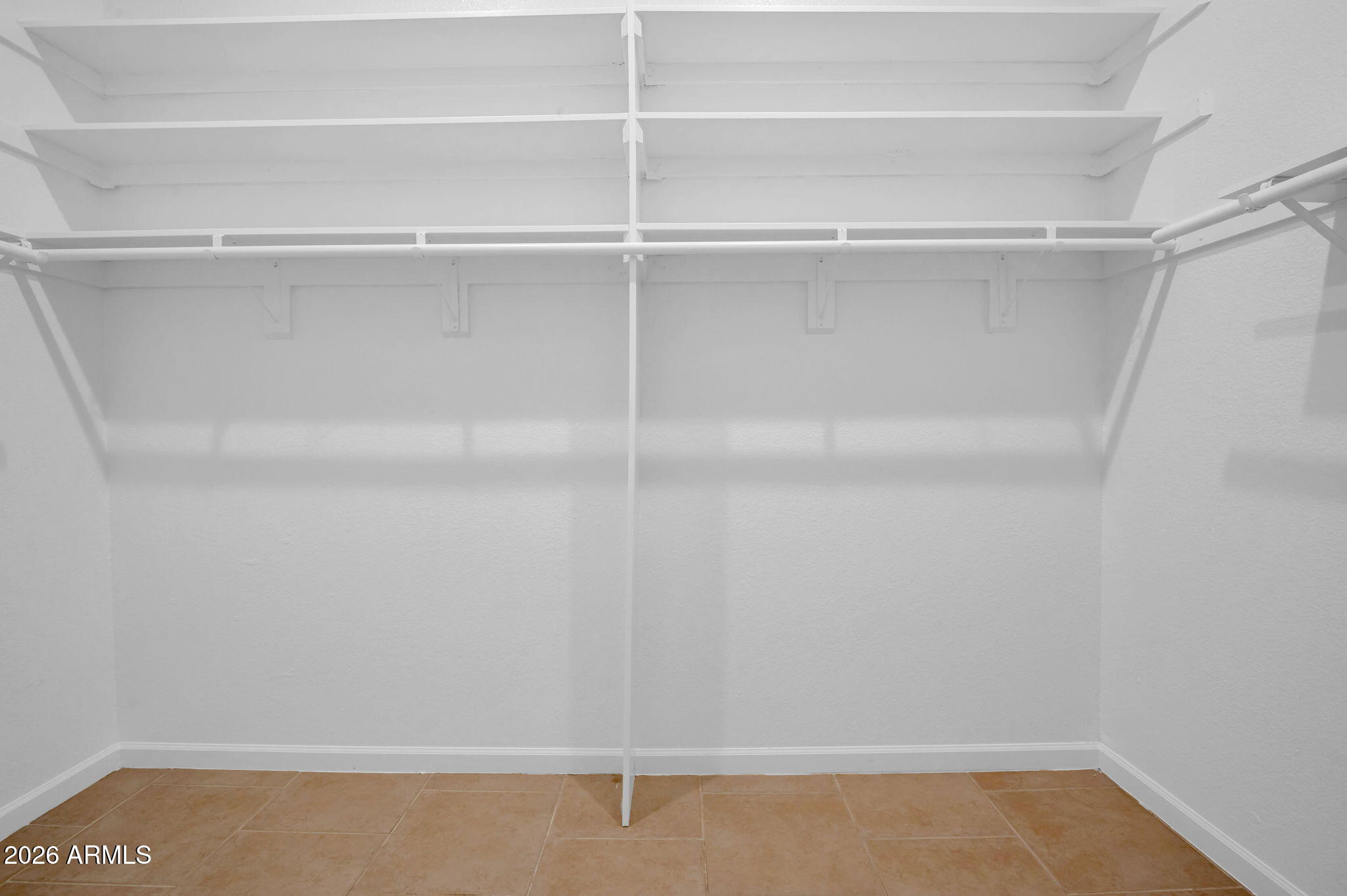 19349 W WINDSOR Avenue