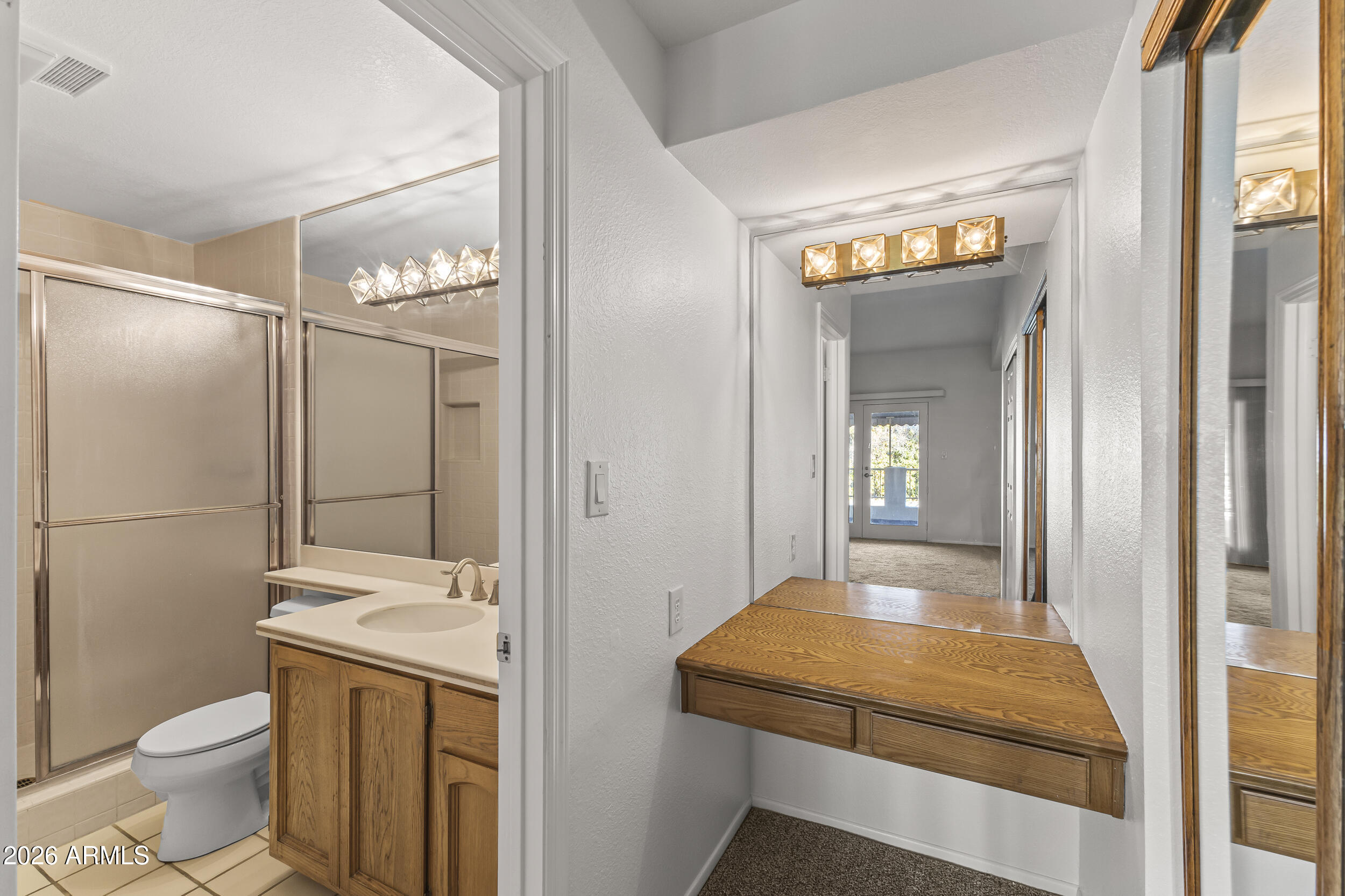 5200 S Lakeshore Drive 206