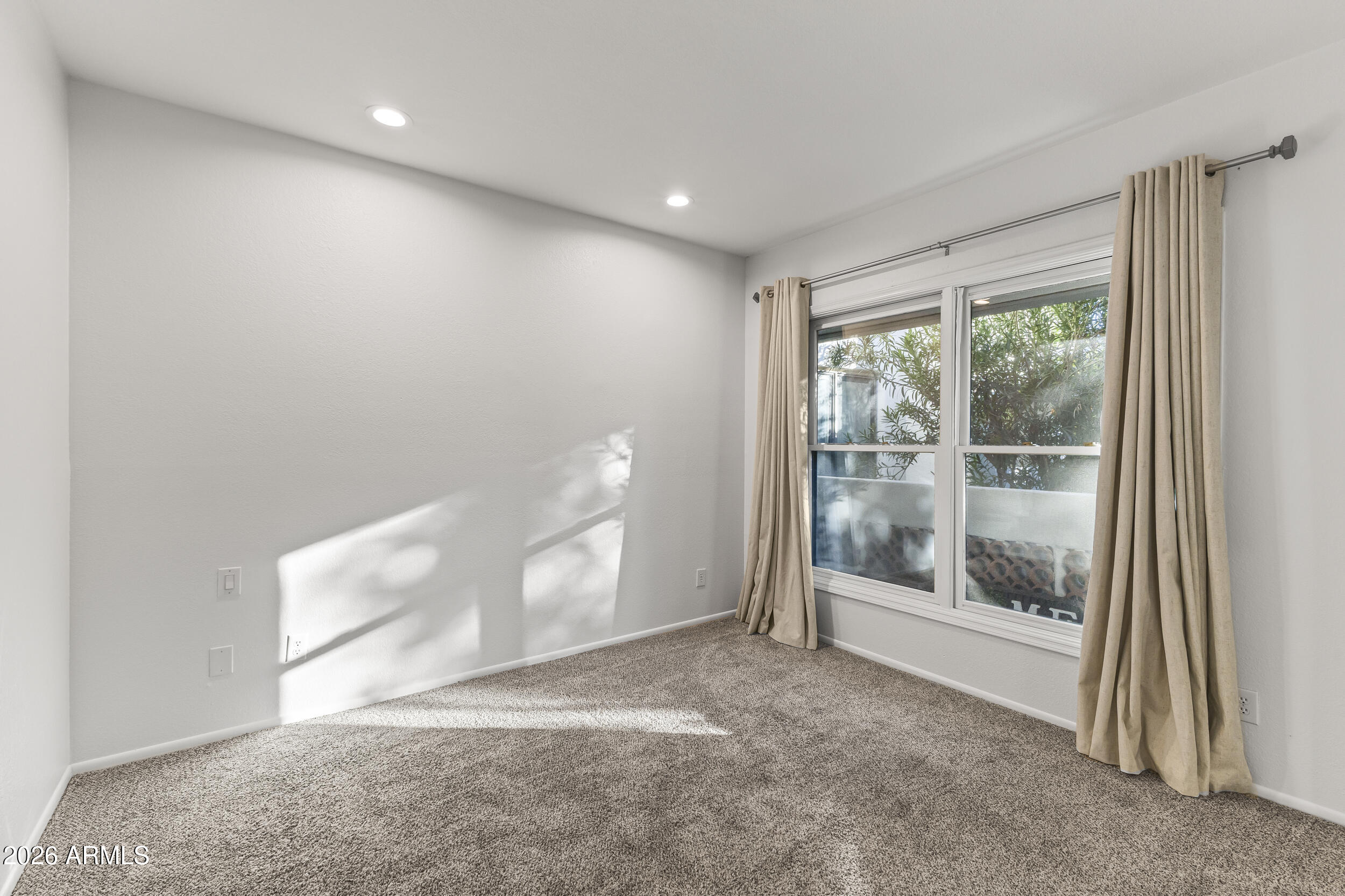 5200 S Lakeshore Drive 206