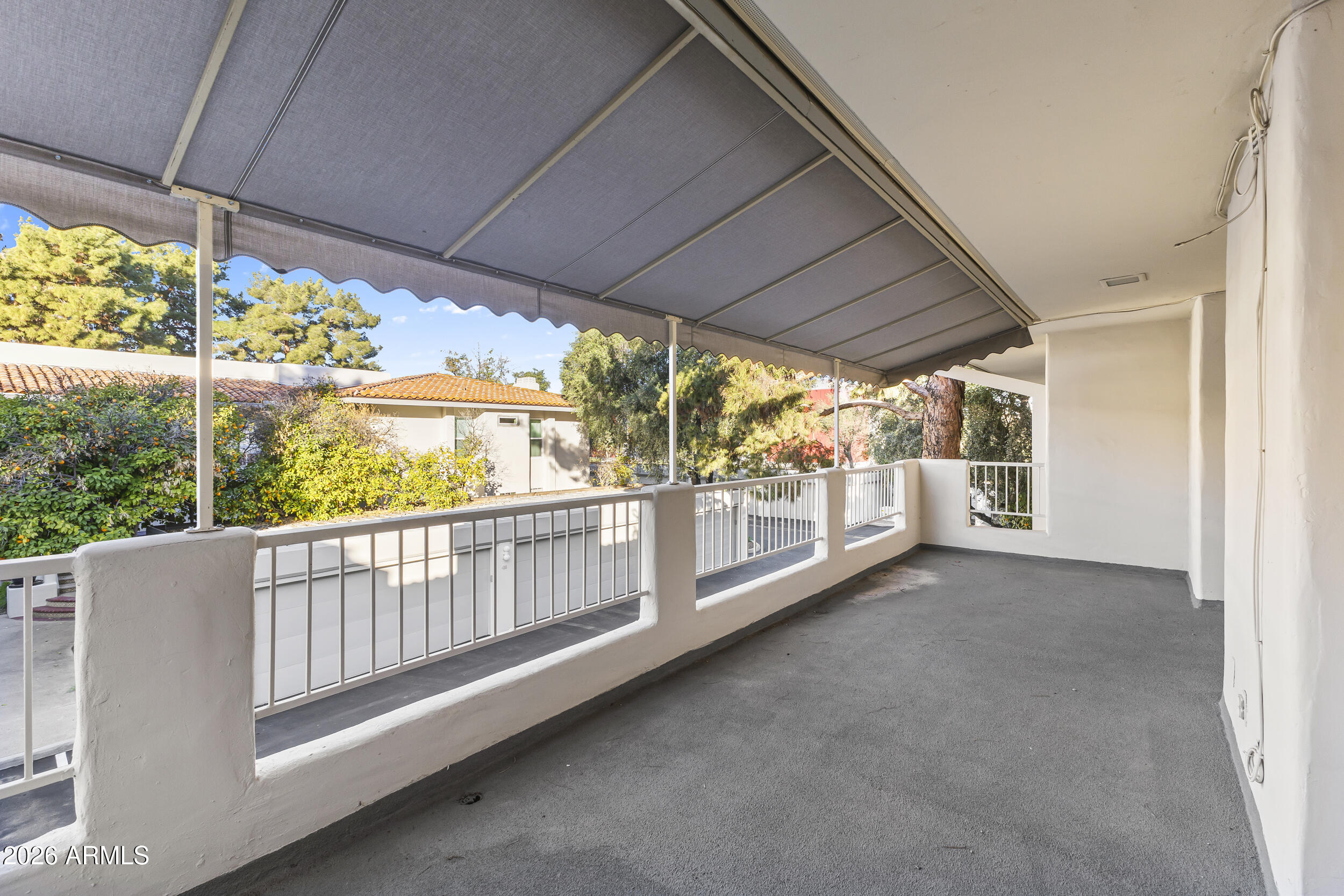 5200 S Lakeshore Drive 206