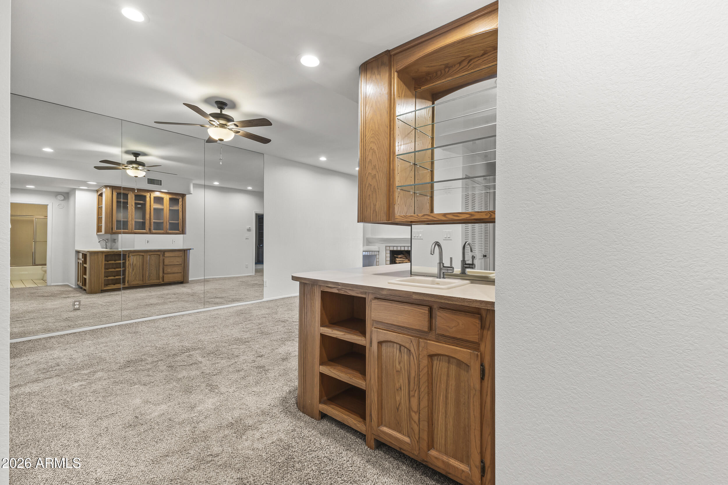 5200 S Lakeshore Drive 206