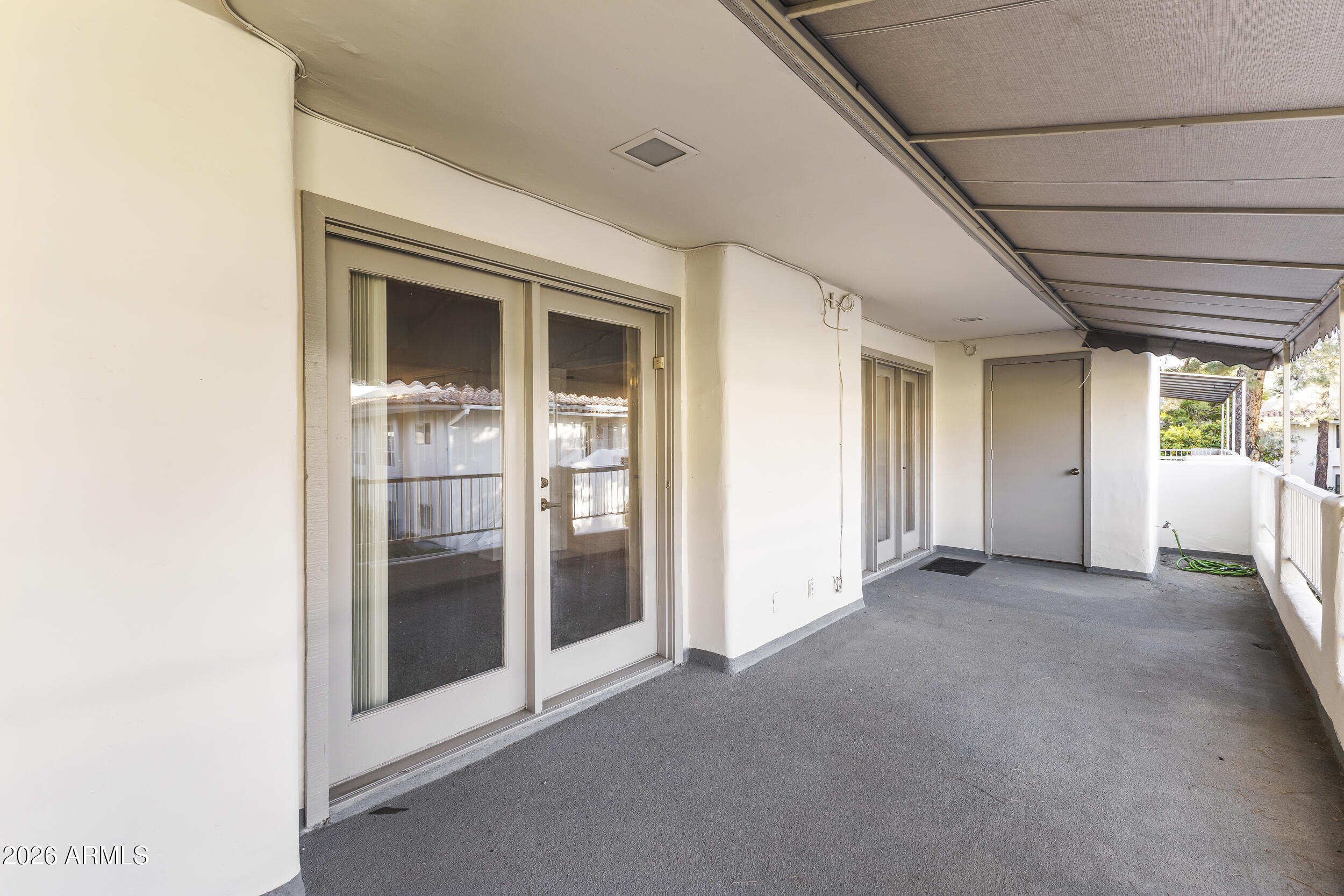 5200 S Lakeshore Drive 206