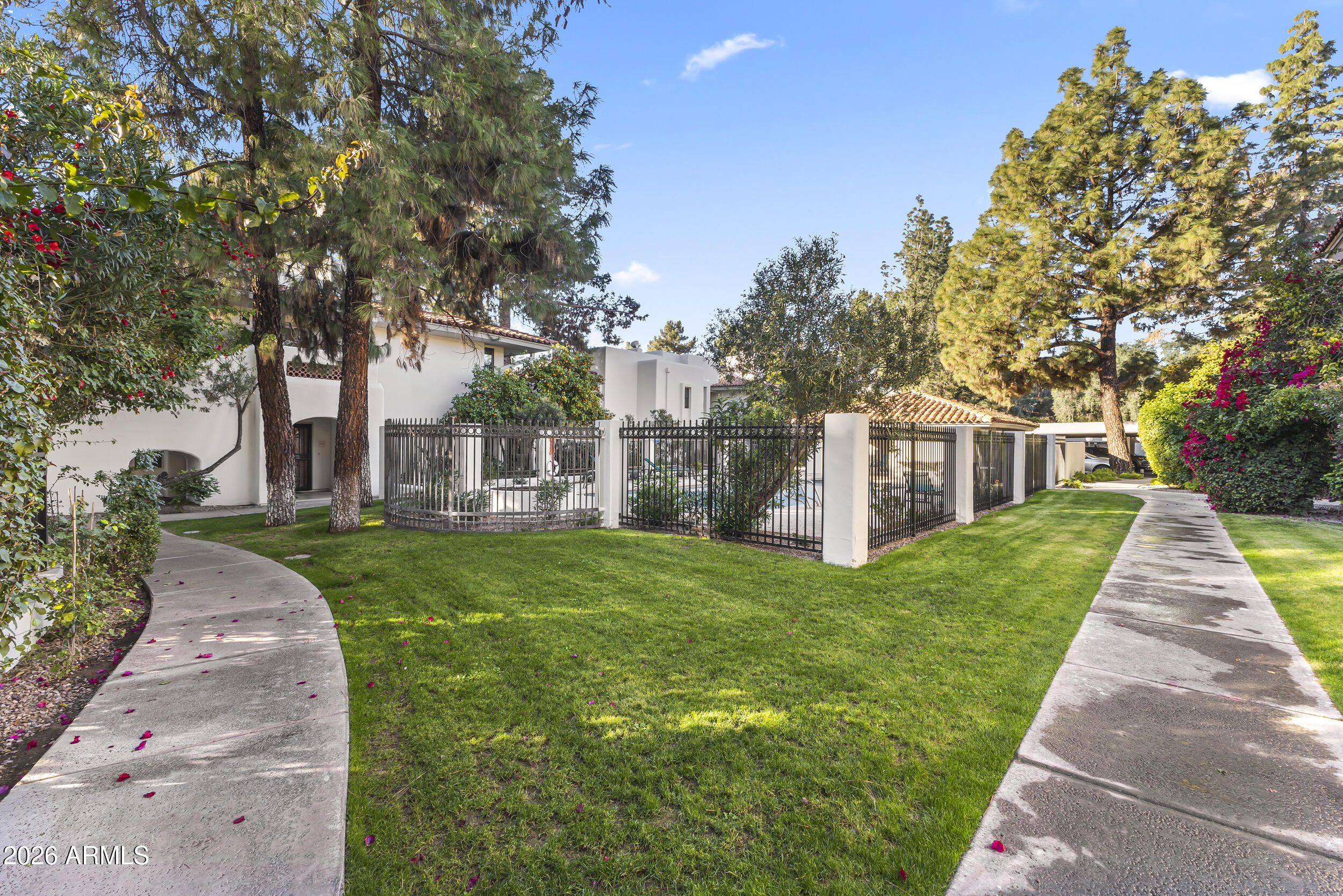 5200 S Lakeshore Drive 206