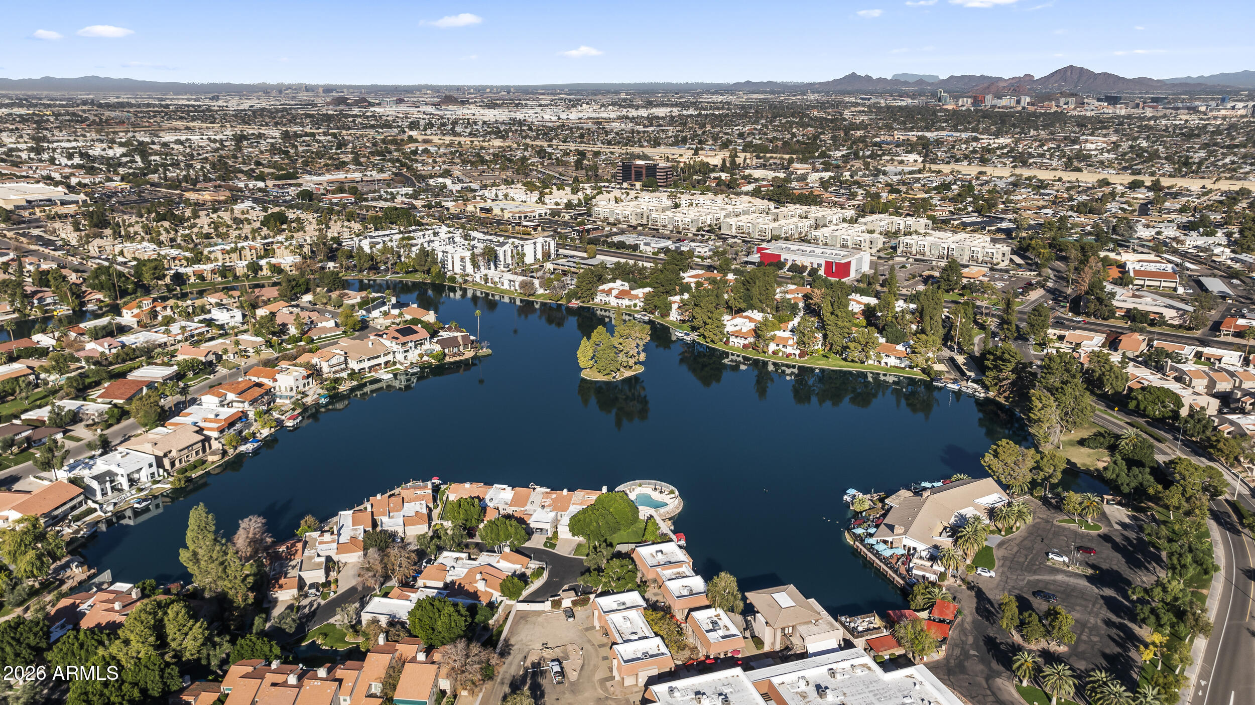 5200 S Lakeshore Drive 206