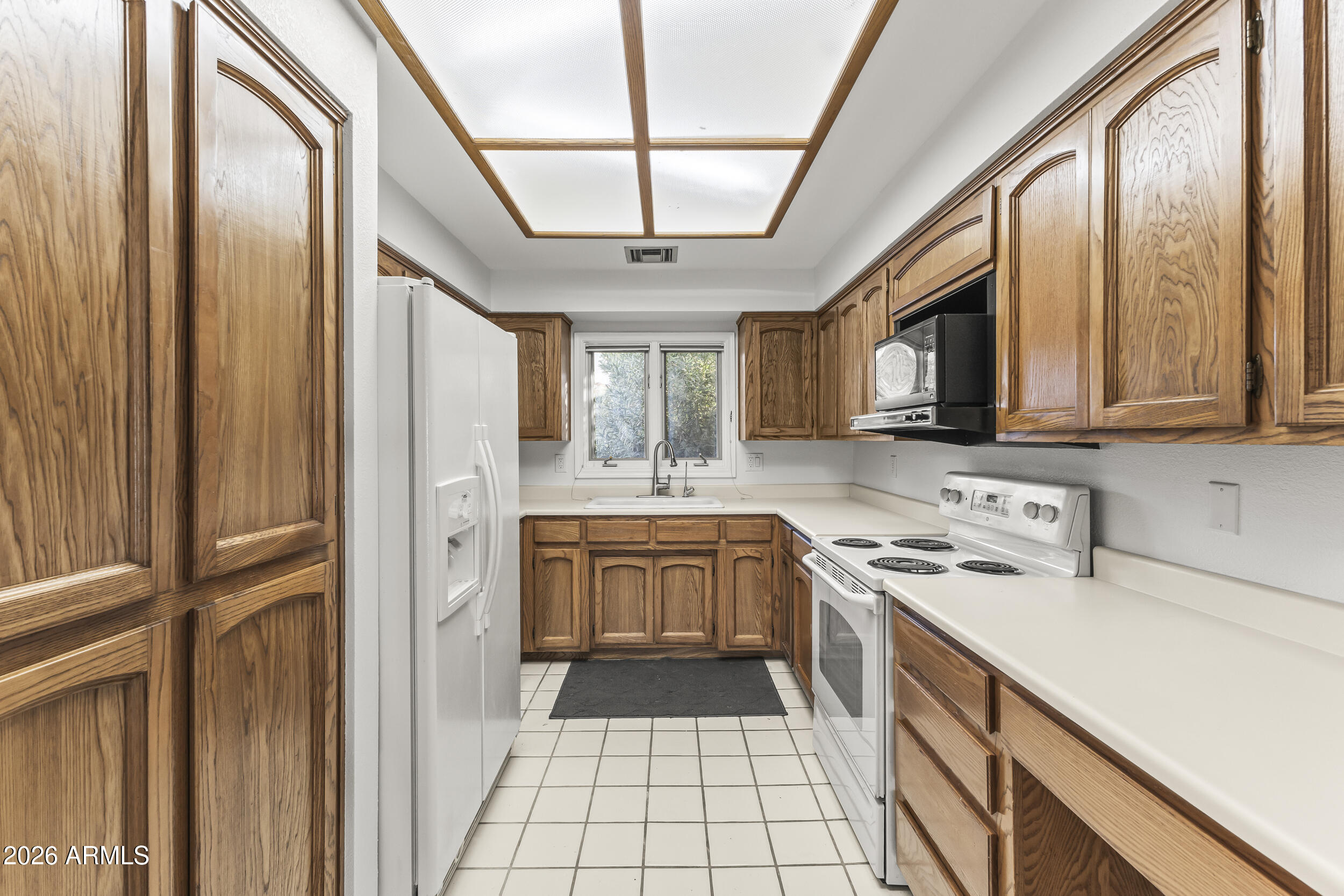 5200 S Lakeshore Drive 206