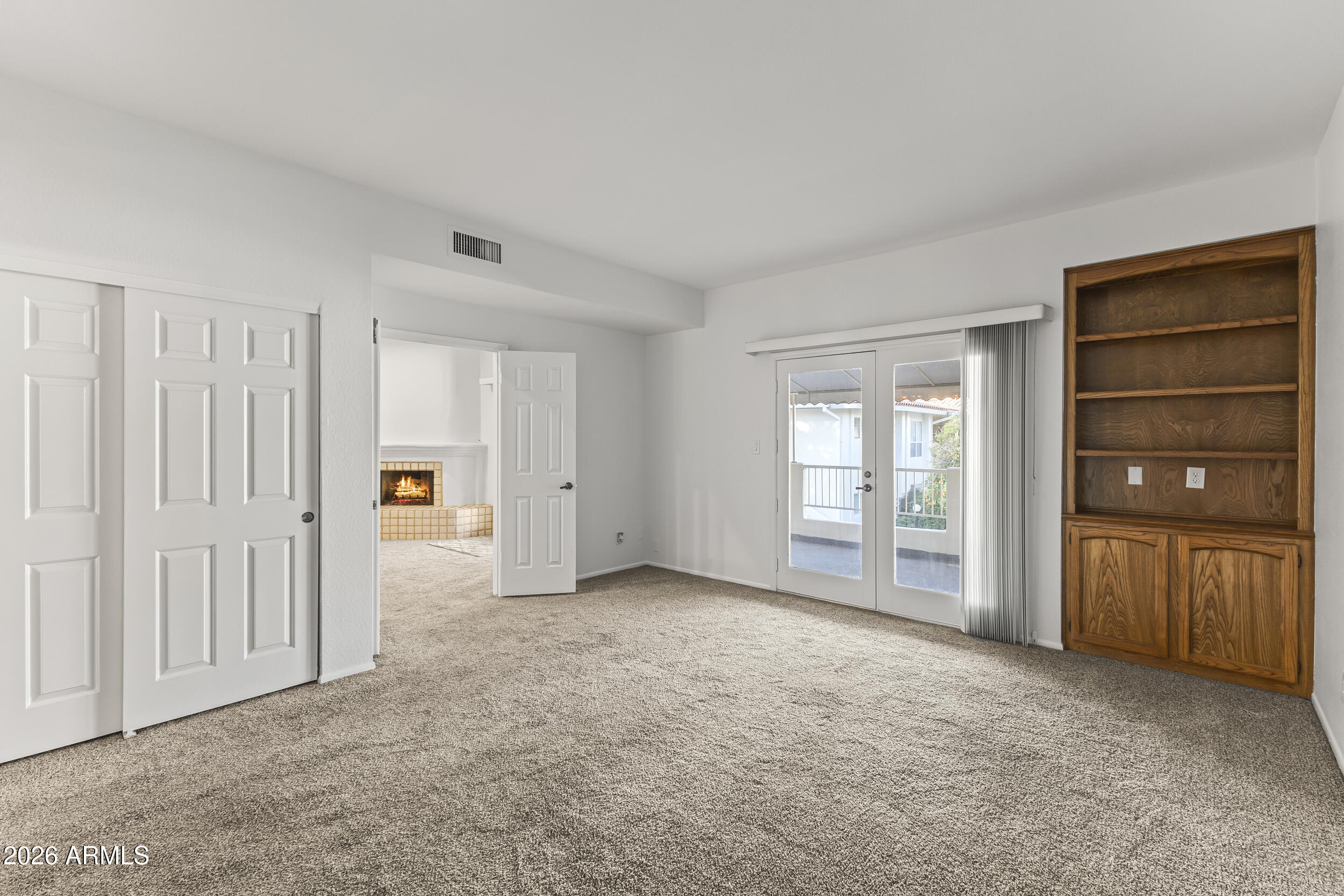 5200 S Lakeshore Drive 206