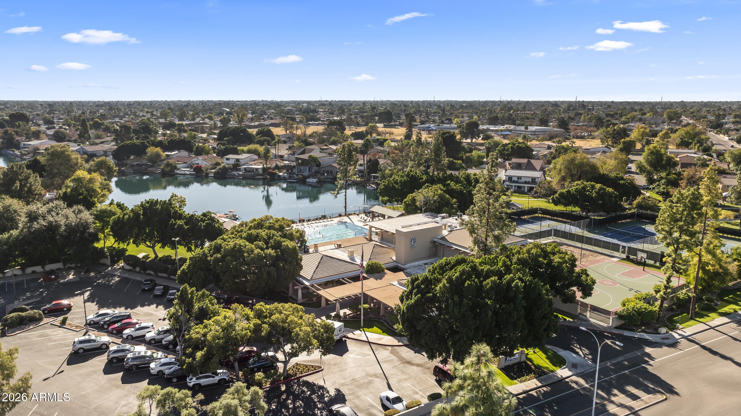 5200 S Lakeshore Drive 206