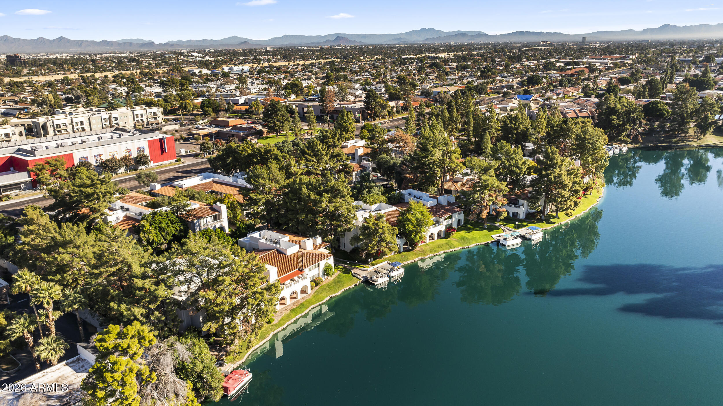 5200 S Lakeshore Drive 206