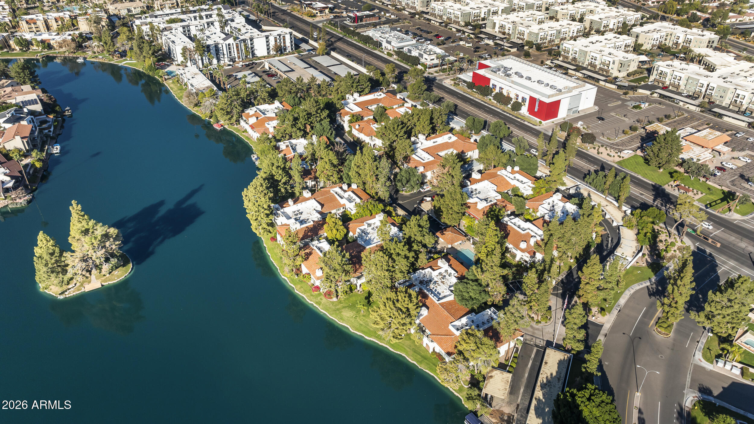 5200 S Lakeshore Drive 206