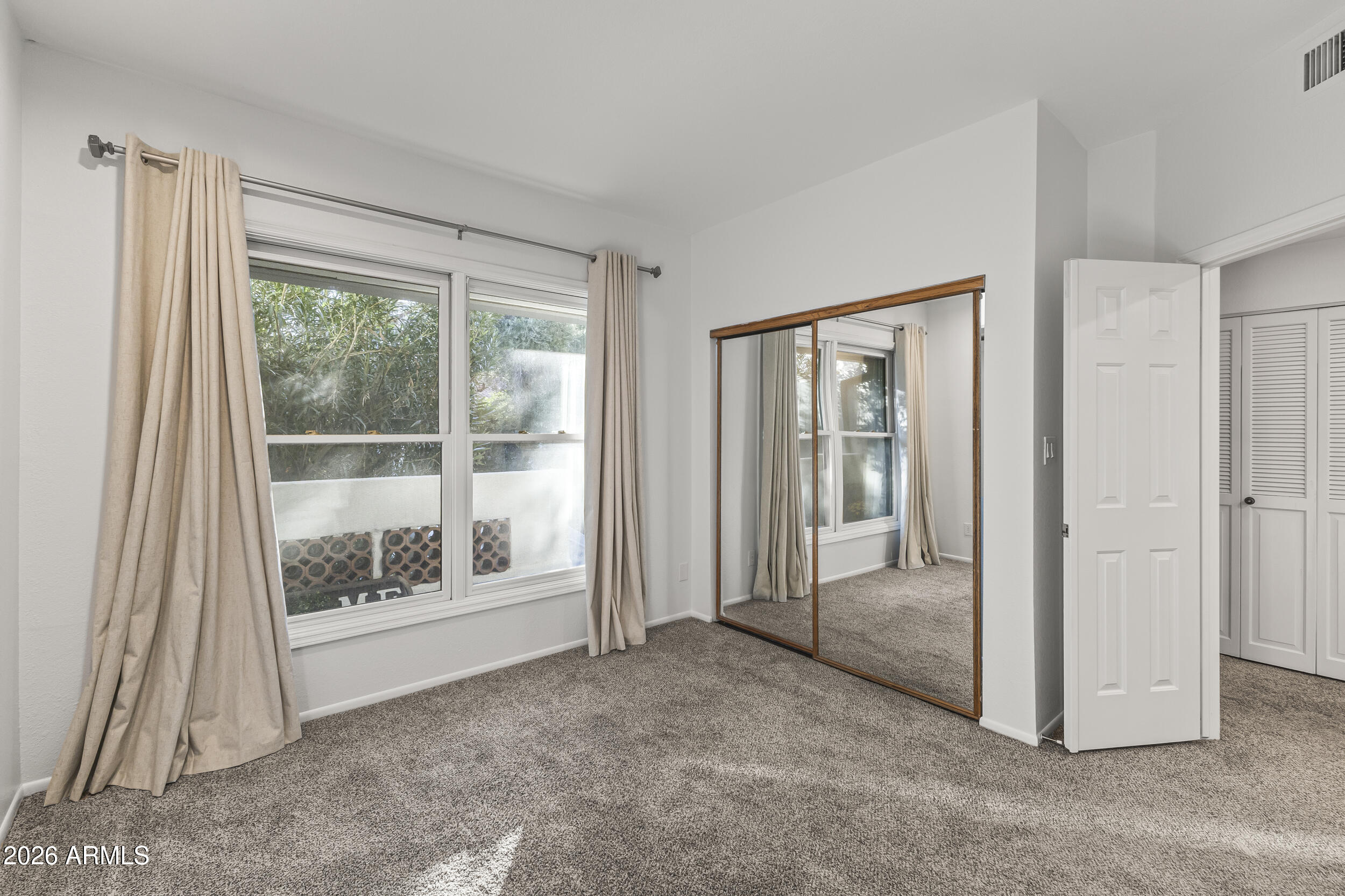 5200 S Lakeshore Drive 206