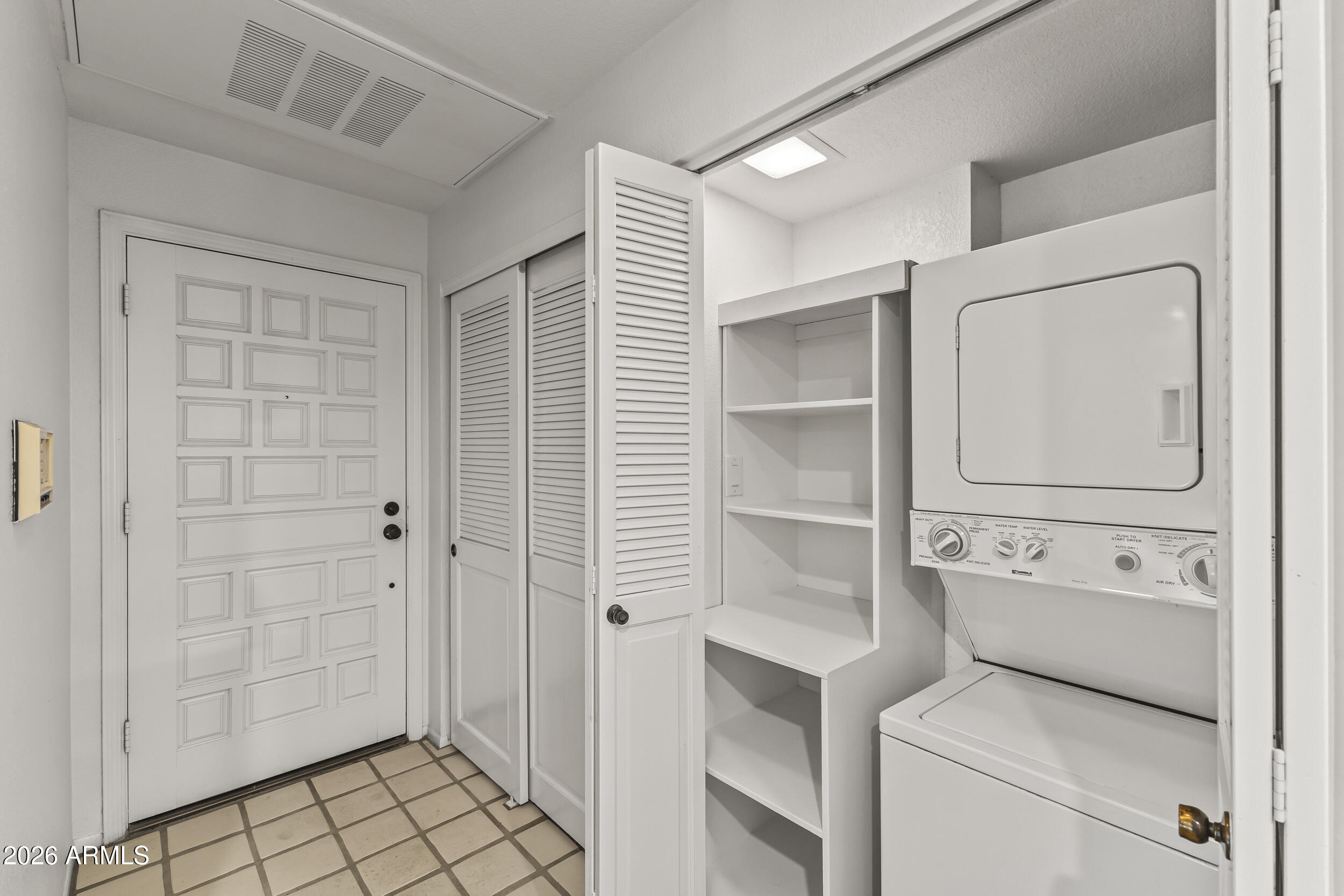 5200 S Lakeshore Drive 206