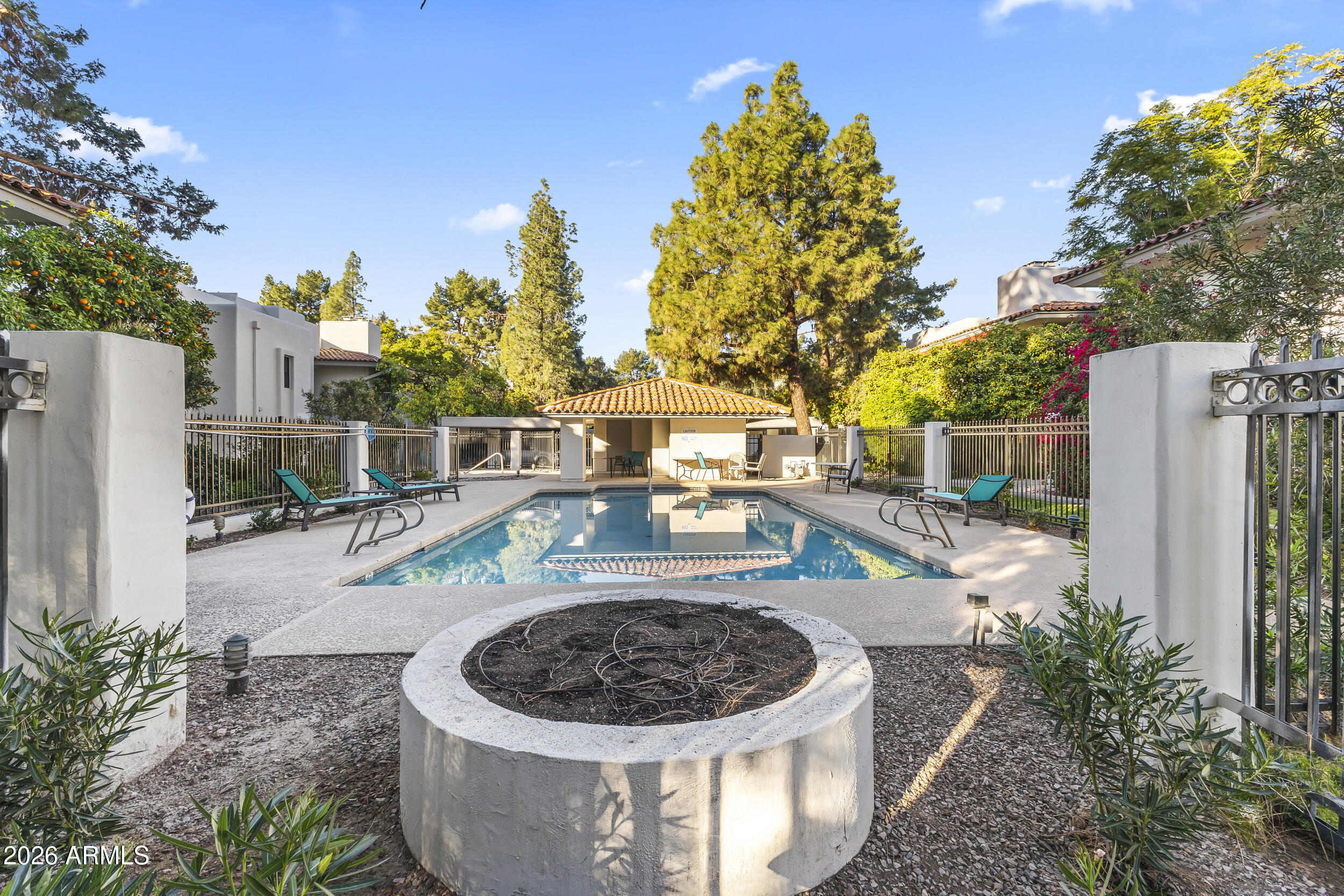 5200 S Lakeshore Drive 206