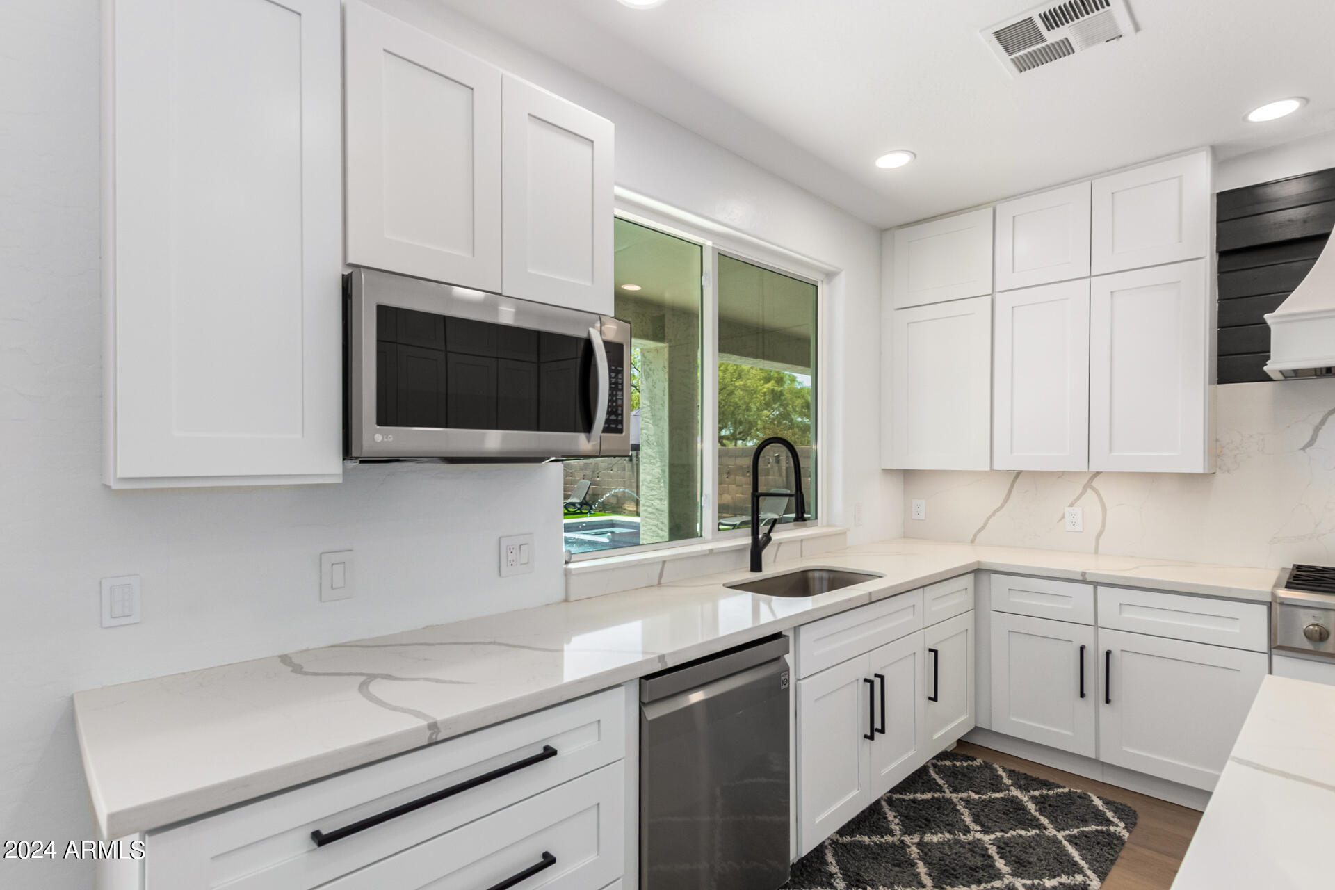 7329 E TAILFEATHER Drive