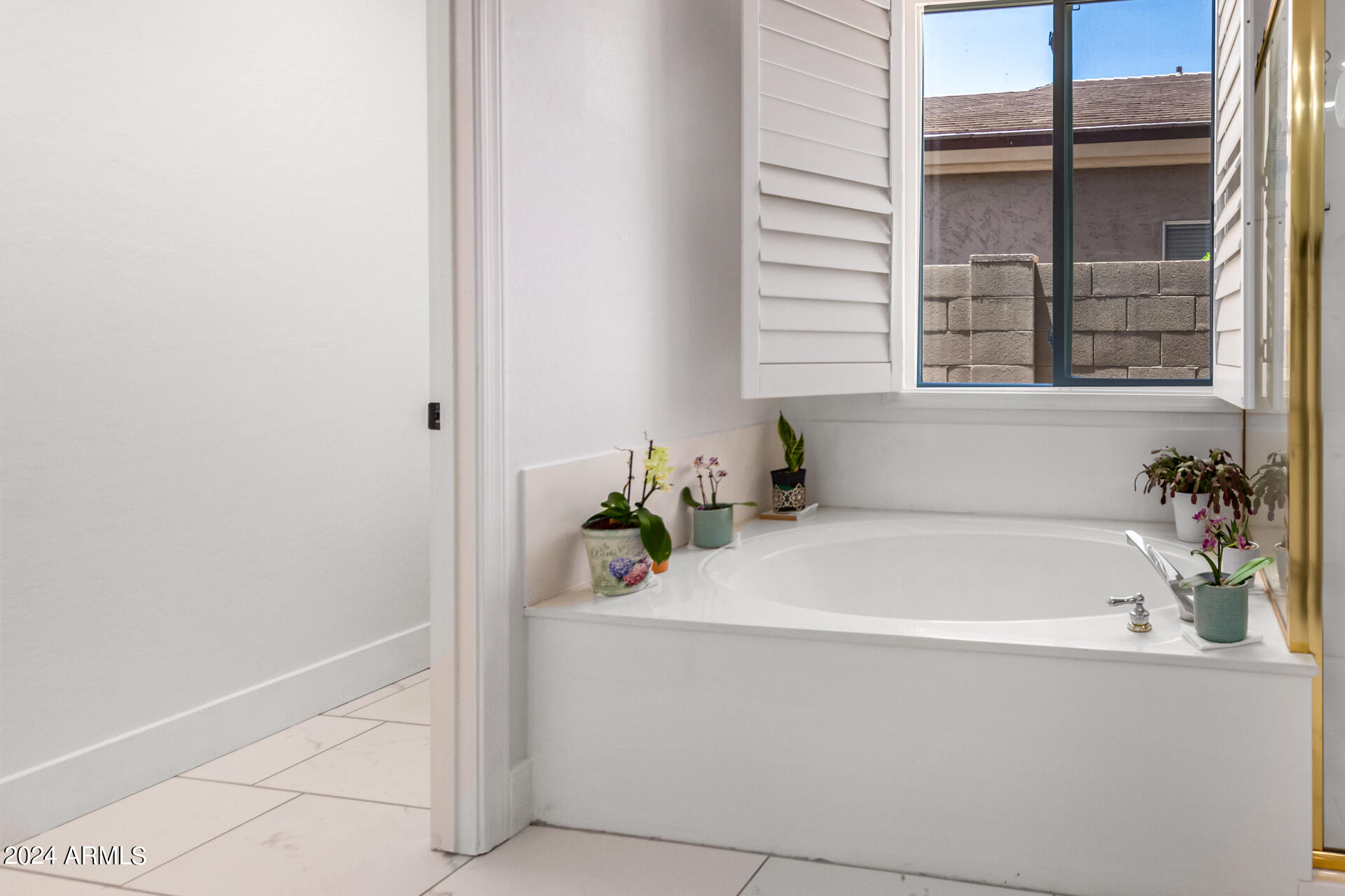 7329 E TAILFEATHER Drive