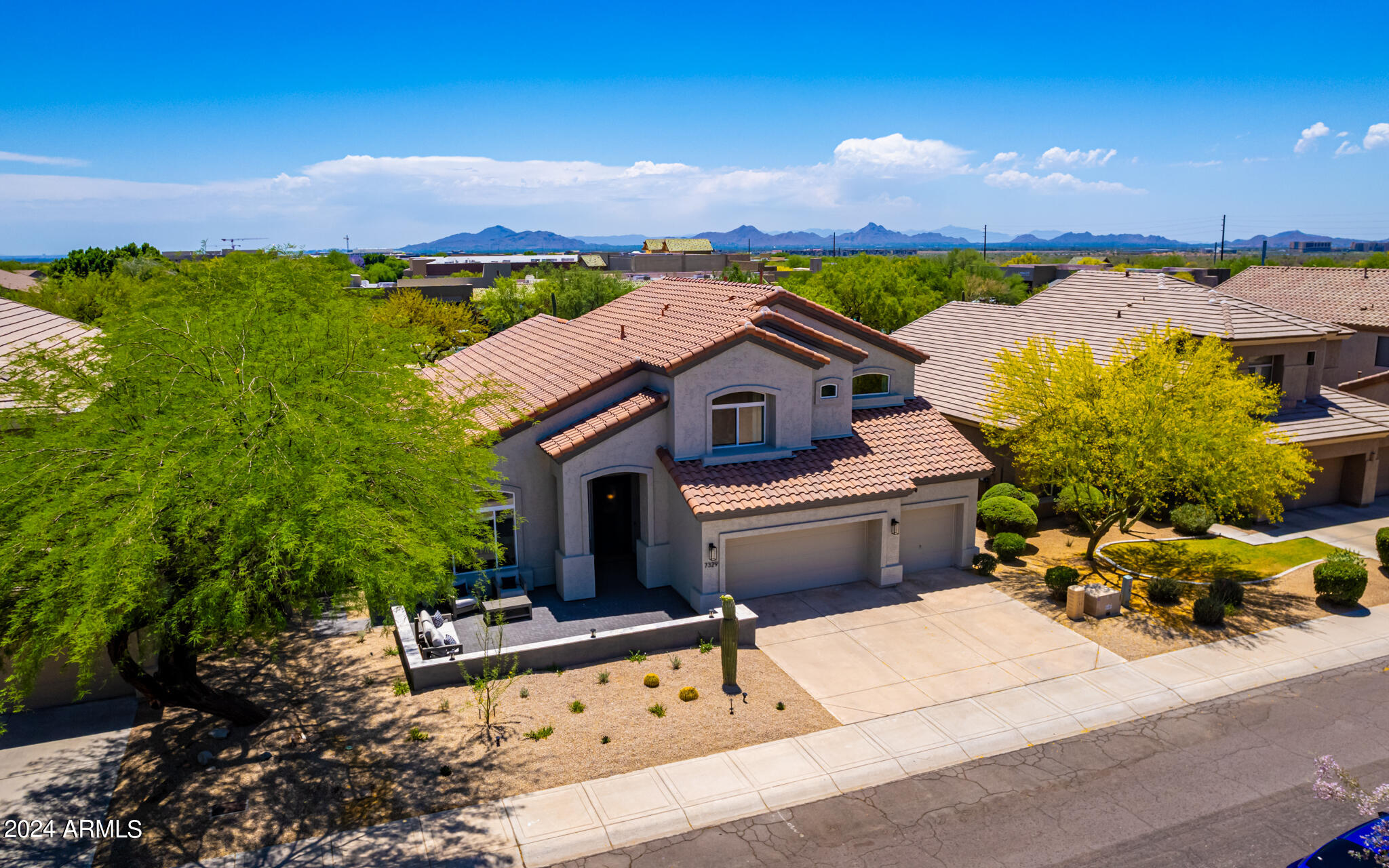 7329 E TAILFEATHER Drive