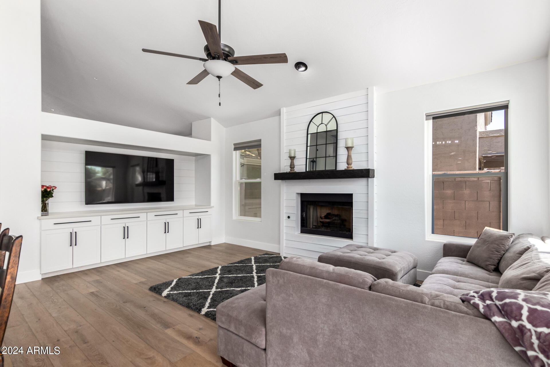 7329 E TAILFEATHER Drive